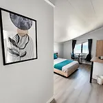 Paradise View 3*