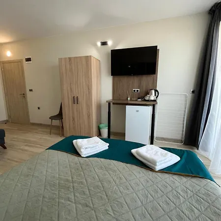 Paradise View Шкорпиловци