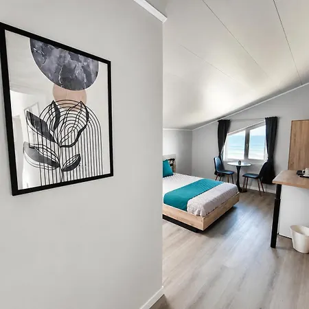 Paradise View 3*