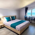 Paradise View 3*